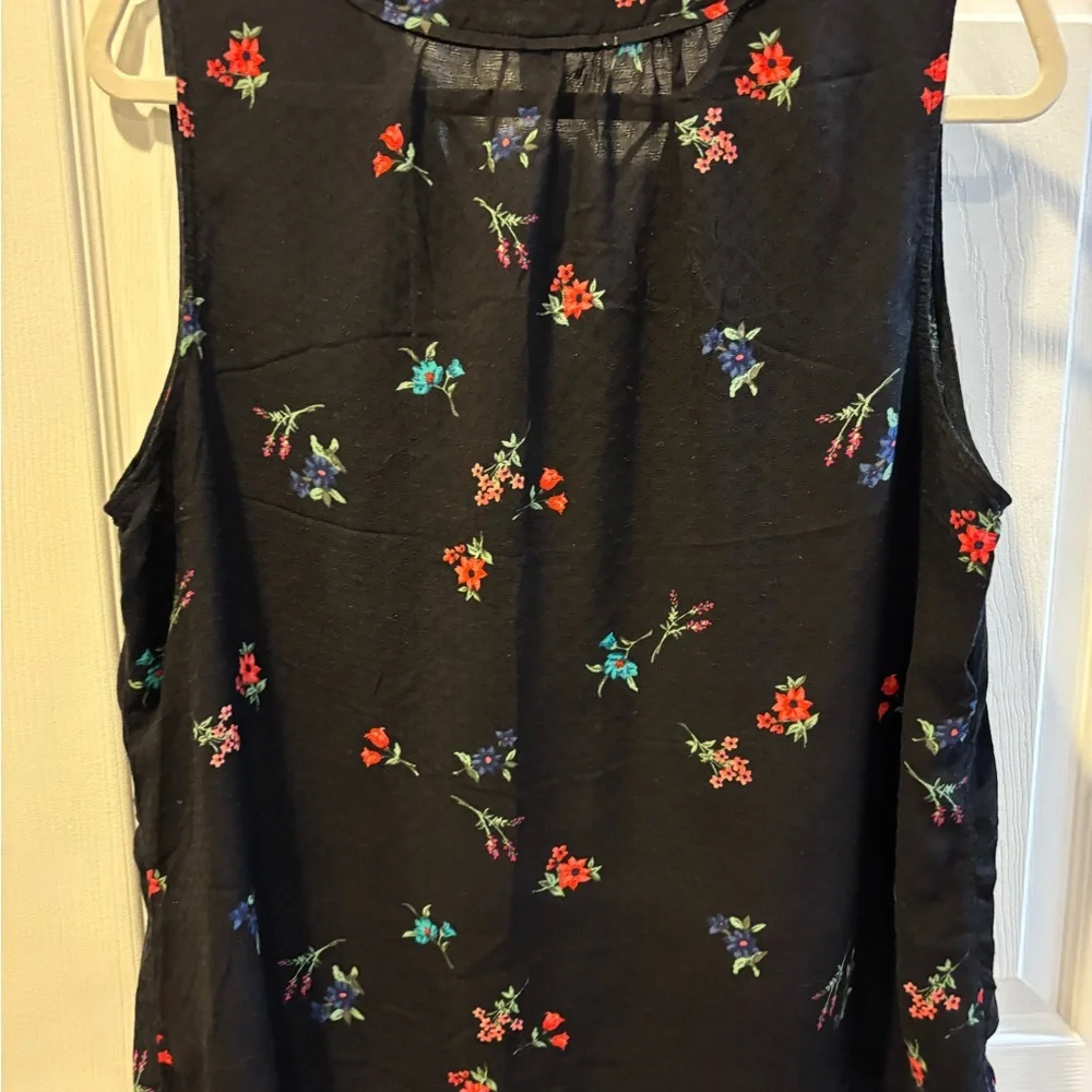 Old Navy Black Floral Blouse - Picture 3 of 3